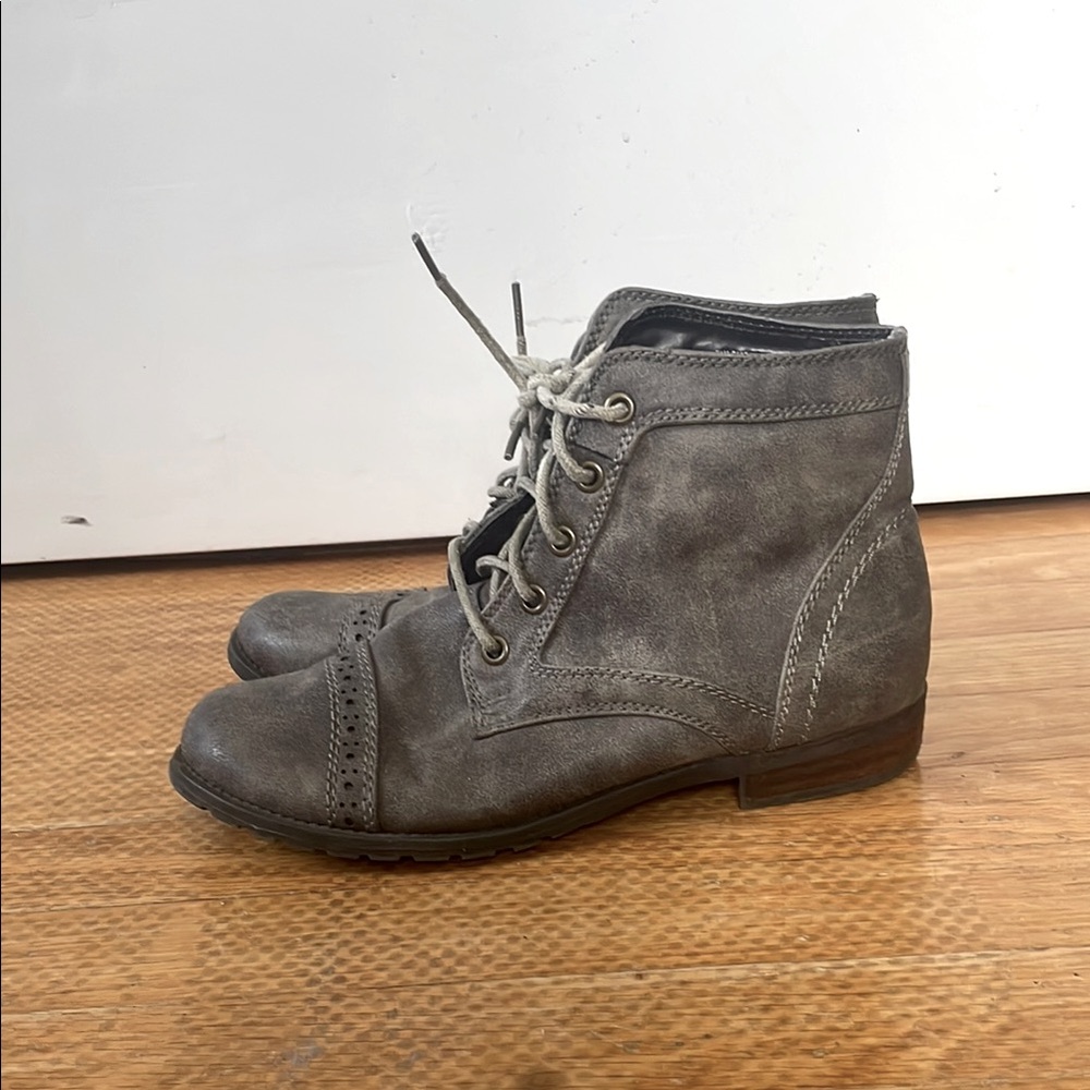 G.H.Bass Pamela boot - rare